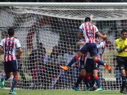 Fue apenas al minuto 19 cuando Macías puso adelante al Rebaño. TWITTER/ @Chivas