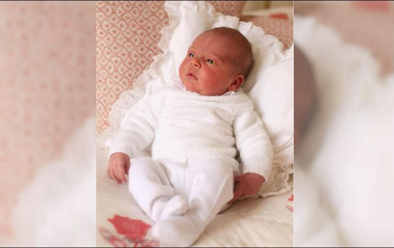 Luís Arturo Carlos, quinto en la lista de ascendencia al trono británico, es el sexto bisnieto de la reina Isabel y su esposo, el príncipe Felipe. FACEBOOK / The Royal Family