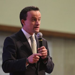 Arriola pide examen toxicológico a Sheinbaum por consumo de mariguana