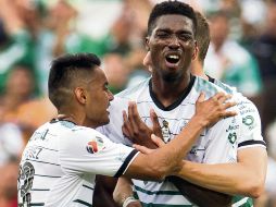 Gol y pase a Semifinales. Djaniny Tavares se queja tras lesionarse después de marcar el tanto que sepultó a los Tigres. MEXSPORT