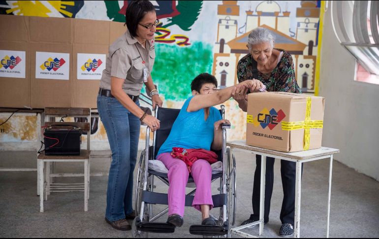 El Consejo Nacional Electoral (CNE) puso en operación más de 500 centros electorales para el ensayo. EFE/M. Gutiiérrez
