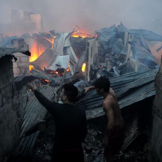 Incendio de varias chozas en Sudáfrica deja ocho muertos