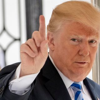 Trump arremete contra equipo de Robert Mueller