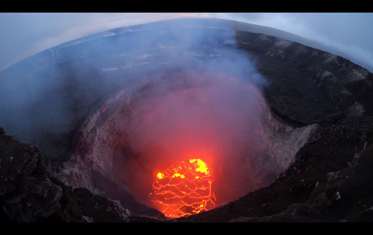 Vista del norte del cráter del Kilauea en la población Pahoa. El volcán es uno de los más activos del mundo, con un lago de lava y en erupción casi permanente desde 1983 en su flanco oriental. AFP/Servicio Geológico de EU