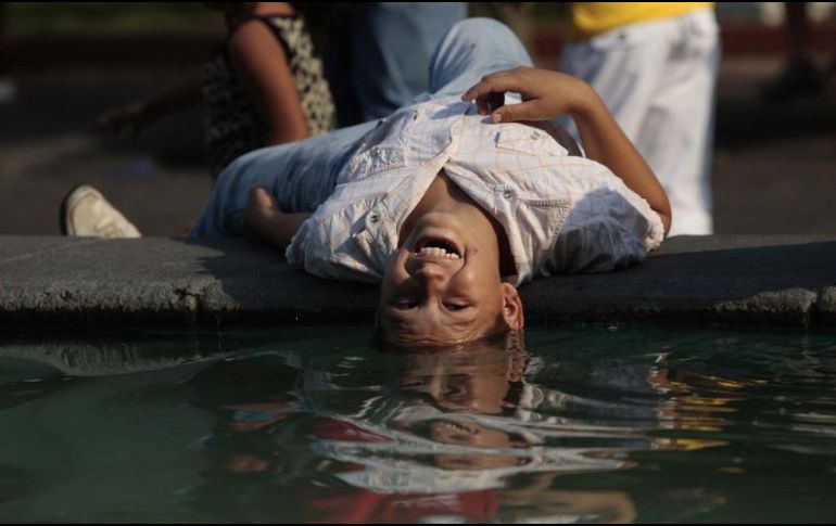 Aún con las altas temperaturas, el ingreso de aire cálido y húmedo proveniente del Océano Pacífico generará nublados con lluvias muy fuertes en regiones de Jalisco. EL INFORMADOR / ARCHIVO