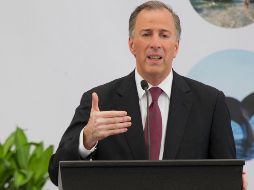 El aspirante de la coalición Todos por México delinea su estrategia en materia educativa; dice que se aumentaría hasta 100 mil el número de escuelas de tiempo completo. NTX / J. Pazos