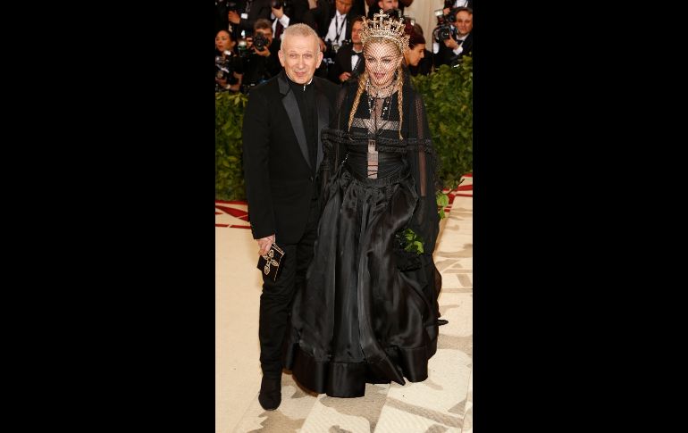 Madonna y el diseñador Jean Paul Gaultier. EFE/J. Lane