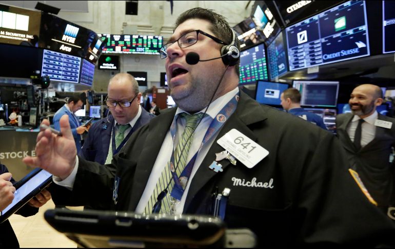 El Dow Jones sumó 2.96 puntos, hasta 24 mil 360.28 enteros. AP / R. Drew
