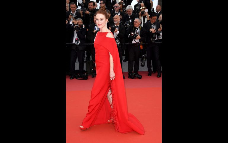 La actriz Julianne Moore llega a la ceremonia de apertura de la 71ra edición del Festival de Cine de Cannes. EFE/C. Bilan