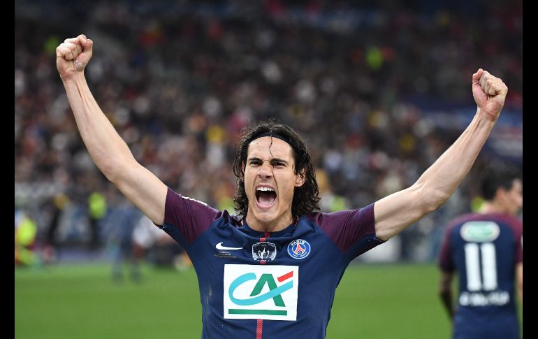El uruguayo Edinson Cavani, del París Saint Germain, celebra después de anotar el 2-0 en la final de la Copa Francesa ante Les Herbiers, en Saint-Denis, Francia. AFP/F. Fife
