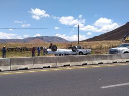 El conductor del vehículo quedó detenido a la espera de que los peritajes determinen su grado de responsabilidad. ESPECIAL/ Protección Civil y Bomberos de Jalisco