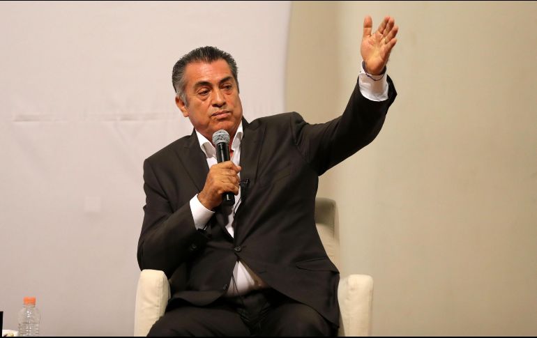 Mediante su cuenta en Twitter, Rodríguez Calderón escribió: ''Los maestros son parte importante para el desarrollo de #México, démosles el valor que se merecen''. SUN / V. Rosas