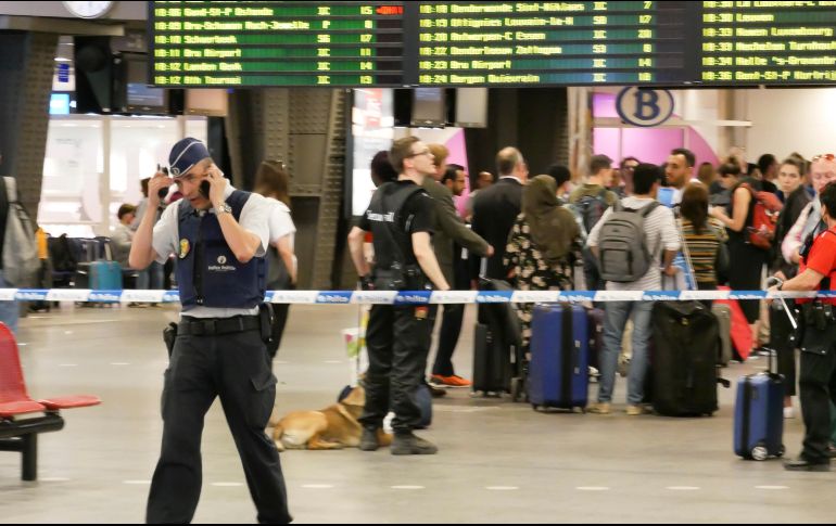 El episodio no está siendo considerado como un acto terrorista, aunque la motivación del sospechoso sigue siendo desconocida. AP / S. Plazy