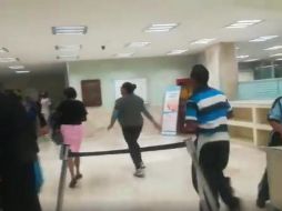 Los médicos informaron a Edgar Espino, pareja de la mujer, que su bebé había muerto dentro del vientre de Mitzi. FACEBOOK / Tony Max Droia