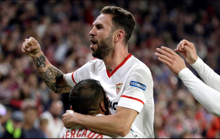 Layún marco de izquierda al 45', a pase de N'Zonzi. EFE/J. Muñoz