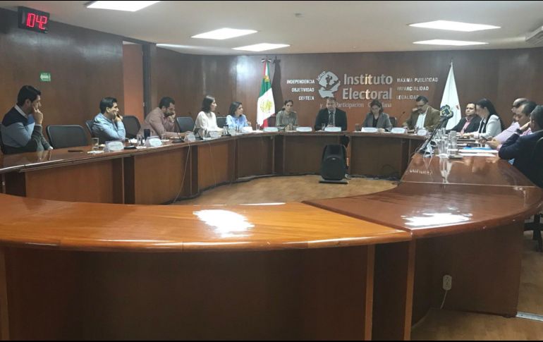 En sesión extraordinaria el consejo general del IEPC aprobó las solicitudes de sustituciones de candidaturas que presentó el PRI en Tuxpan y Tapalpa. TWITTER / @iepcjalisco