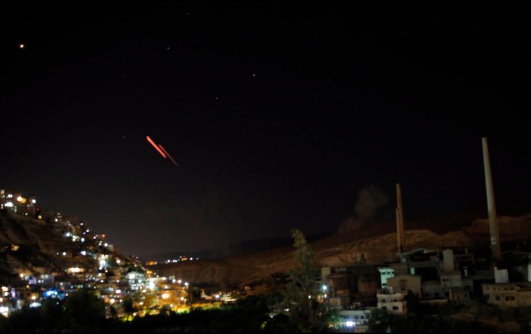 Los misiles cayeron en los alrededores de Damasco, al oeste de Homs y en las provincias de Deraa y Al Quneitra. EFE/Y. Badawi
