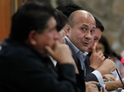 Alfaro amaga con buscar se retire la concesión del aeropuerto al GAP