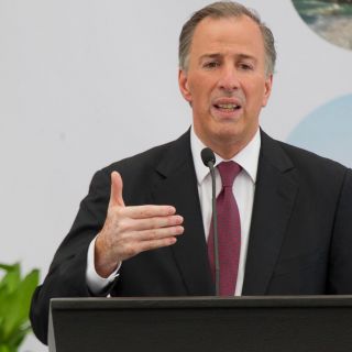 Meade ofrece salario de mil 200 pesos mensuales a jefas de familia