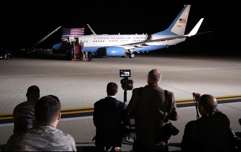 Como bienvenida. a los liberados, homenajearon con la bandera de EU en Whashington. AFP / M. Wilson