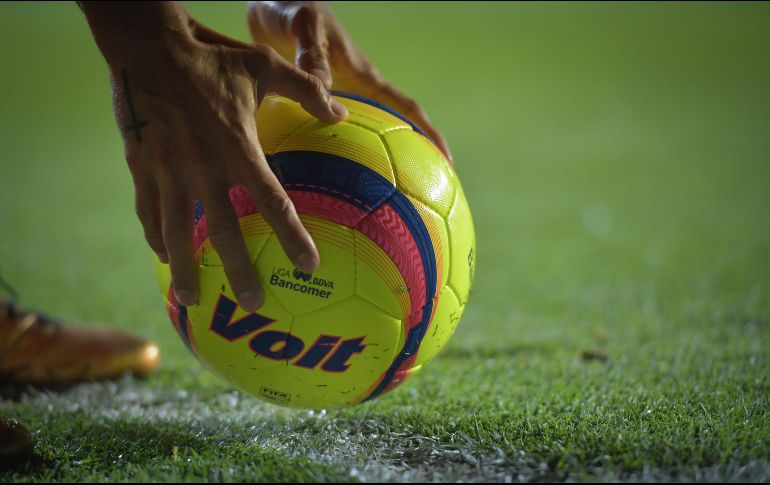 Inician los movimientos en el mercado de piernas y los rumores en torno a esos futbolistas que serán los más cotizados. MEXSPORT / ARCHIVO