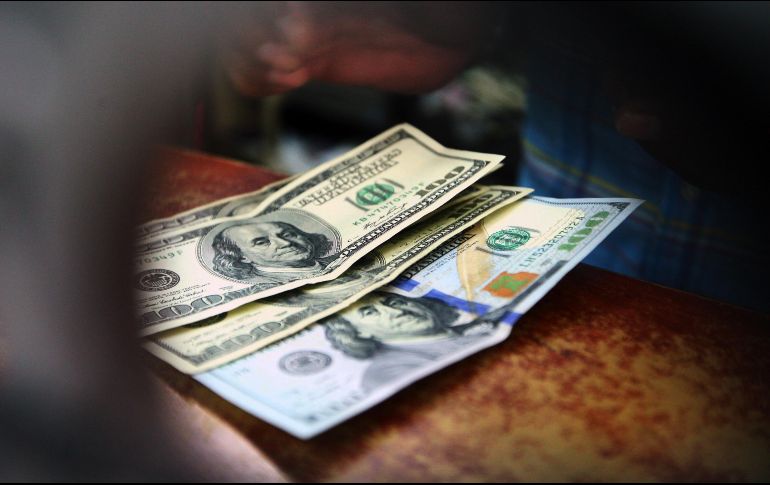 El Banco BASE prevé que el tipo de cambio cotice entre 19.25 y 19.50 pesos por dólar en bancos capitalinos. EL INFORMADOR / ARCHIVO