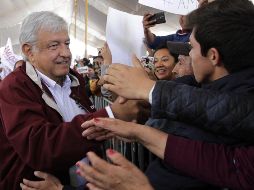 La denuncia fue hecha por el PAN tras cuestionar la propaganda colocada en la red social a favor del político tabasqueño. NTX / A. Monroy