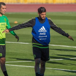 Llevaremos cargando a Márquez al Mundial si hace falta: Carlos Vela