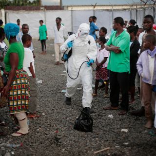 Congo anuncia primera muerte en medio de brote de ébola