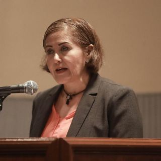 Va Eva Cadena con "voto útil" contra AMLO