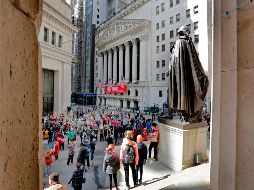 Durante los movimientos de apertura, el índice industrial Dow Jones gana 95.85 puntos (0.39 por ciento). AP / ARCHIVO