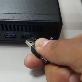 IBM prohíbe a trabajadores usar memorias USB y tarjetas SD