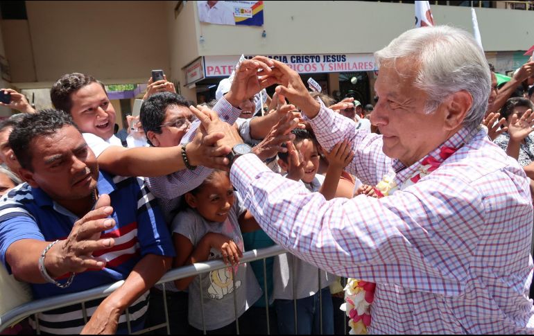 López Obrador no descarta mudarse a vivir al Palacio Nacional, si gana las elecciones presidenciales. NTX / ARCHIVO