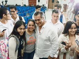 Gira. “El Bronco” presentó sus propuestas ante seguidores. ESPECIAL