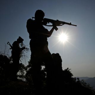 Mueren 19 en choque entre soldados y guerrilleros, en Birmania