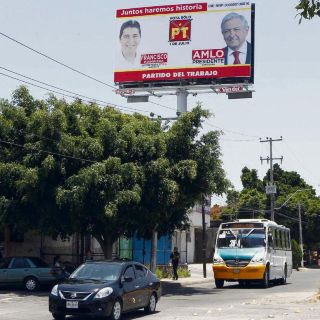 Acapara AMLO propaganda en las calles