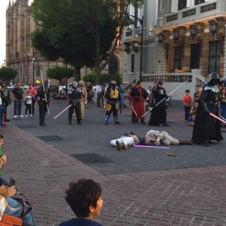 Llega desfile de Star Wars a la Rambla Cataluña