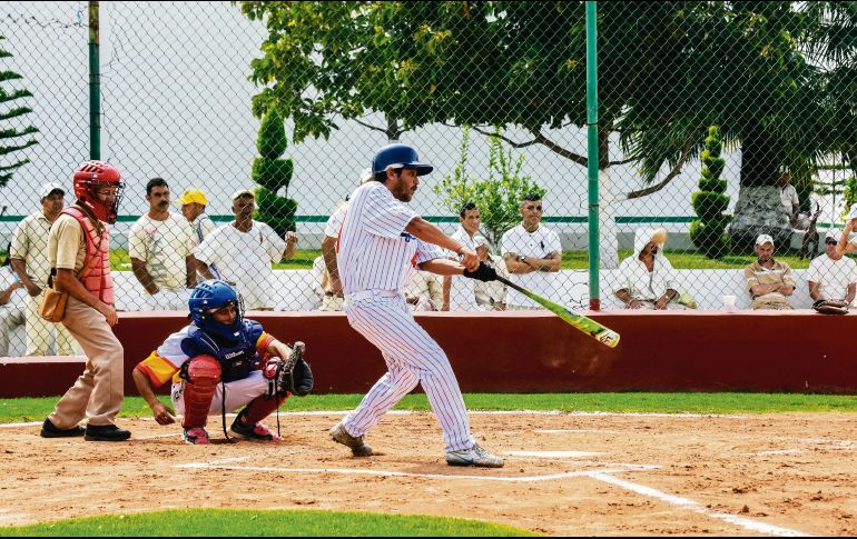 Los internos no participan en el juego; disfrutan de observar el partido. EL INFORMADOR / G. Gallo
