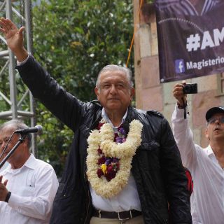 López Obrador ofrece apoyo al campo