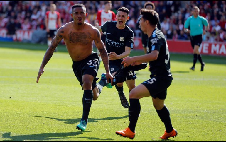 Un tanto en tiempo de reposición de Gabriel Jesús le dio la victoria al City sobre el Southampton. AP/F. Augstein