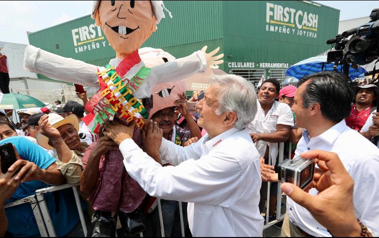 El abanderado de Morena-PES-PT seguirá su recorrido por el estado de Veracruz.  SUN / V. Rosas