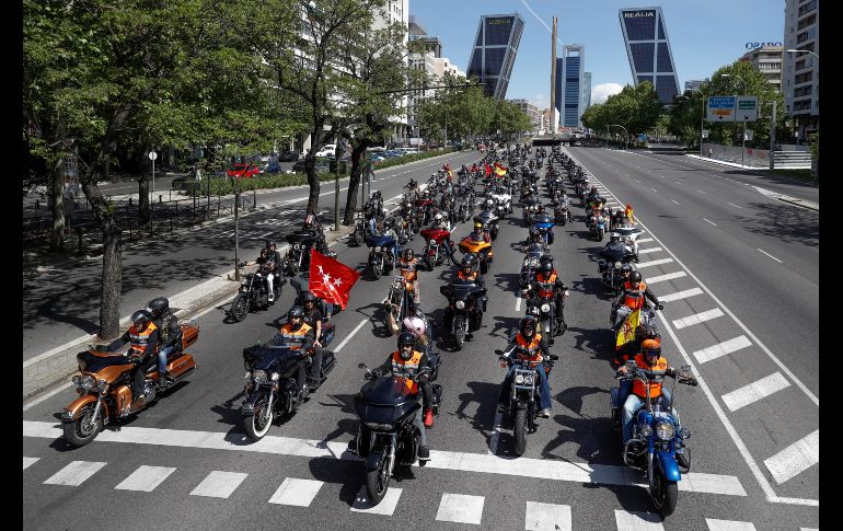 Tradicional desfile de Harley-Davidson, en el que está prevista la participación de más de mil 500 moteros, recorre las principales calles del centro de la capital de España. EFE/E. Naranjo