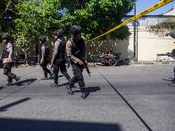 La acción tuvo lugar un día después de una serie de atentados coordinados contra tres iglesias del mismo poblado. EFE/F. Handoko