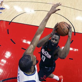 Los Warriors toman ventaja en la Final