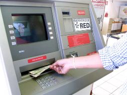 En caso de notar un saldo menor en su cuenta, es preciso informar inmediatamente al banco. EL INFORMADOR/Archivo