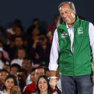 Meade promete mejorar la calidad de vida de los maestros