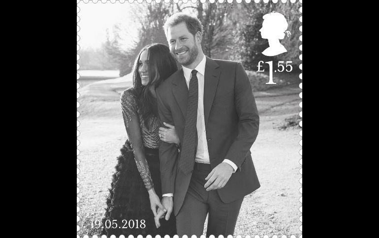 El servicio postal de Gran Bretaña ha lanzado cuatro estampillas que muestran dos fotos del príncipe Harry y su prometida Meghan Markle, tomadas por el fotógrafo Alexi Lubomirski con sede en Nueva York. AFP / Royal Mail