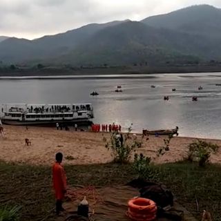 Naufraga una embarcación en la India; hay dos muertos