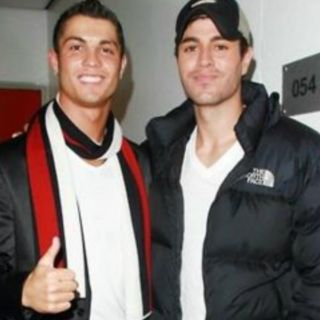Enrique Iglesias promueve show benéfico junto a Cristiano Ronaldo