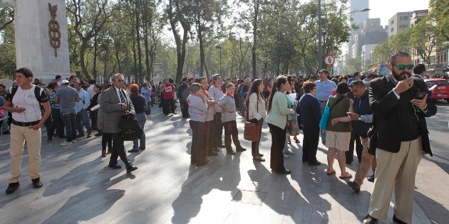Pe&ntilde;a Nieto reconoce proceder de ciudadanos frente a sismo